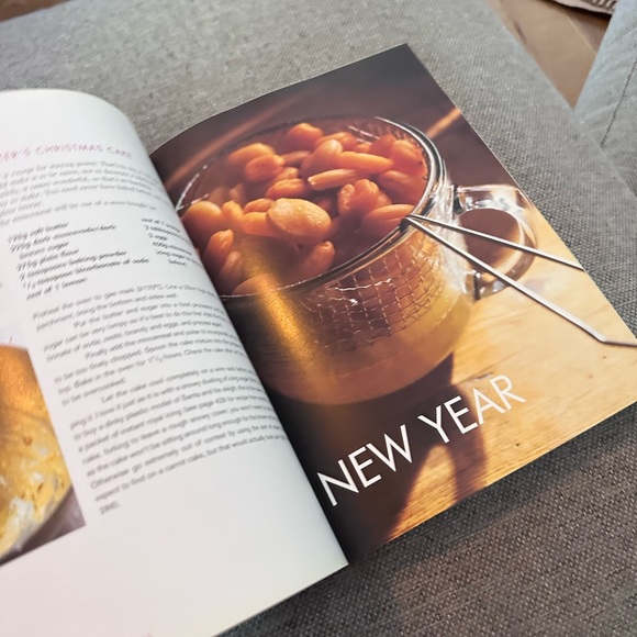 Book, cook book: “Feast, food that celebrates life” by Nigella Lawson - Picture 5 of 6